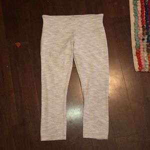 Lululemon size 6 Capri leggings